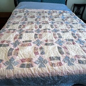 Elegant Wedding Ring Queen Size Patchwork Quilt - Blue and Pink - Handmade